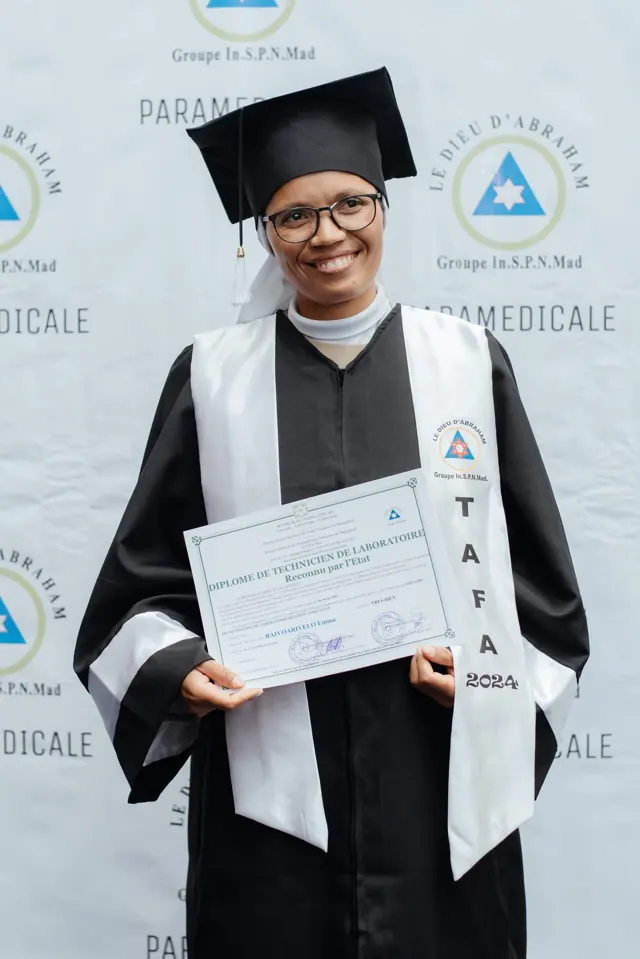 Diplômée technicienne de laboratoire